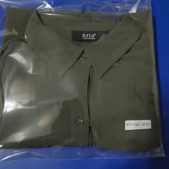 a.n.a A New Approach Women’s 100% Rayon Roll Sleeves Relaxed Olive Green Size XS - Picture 7 of 7